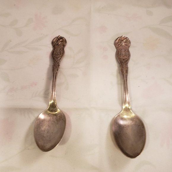 WM Rogers MFG Co Two Vintage WISCONSIN Souvenir Tea Spoons For Ward - Picture 1 of 4